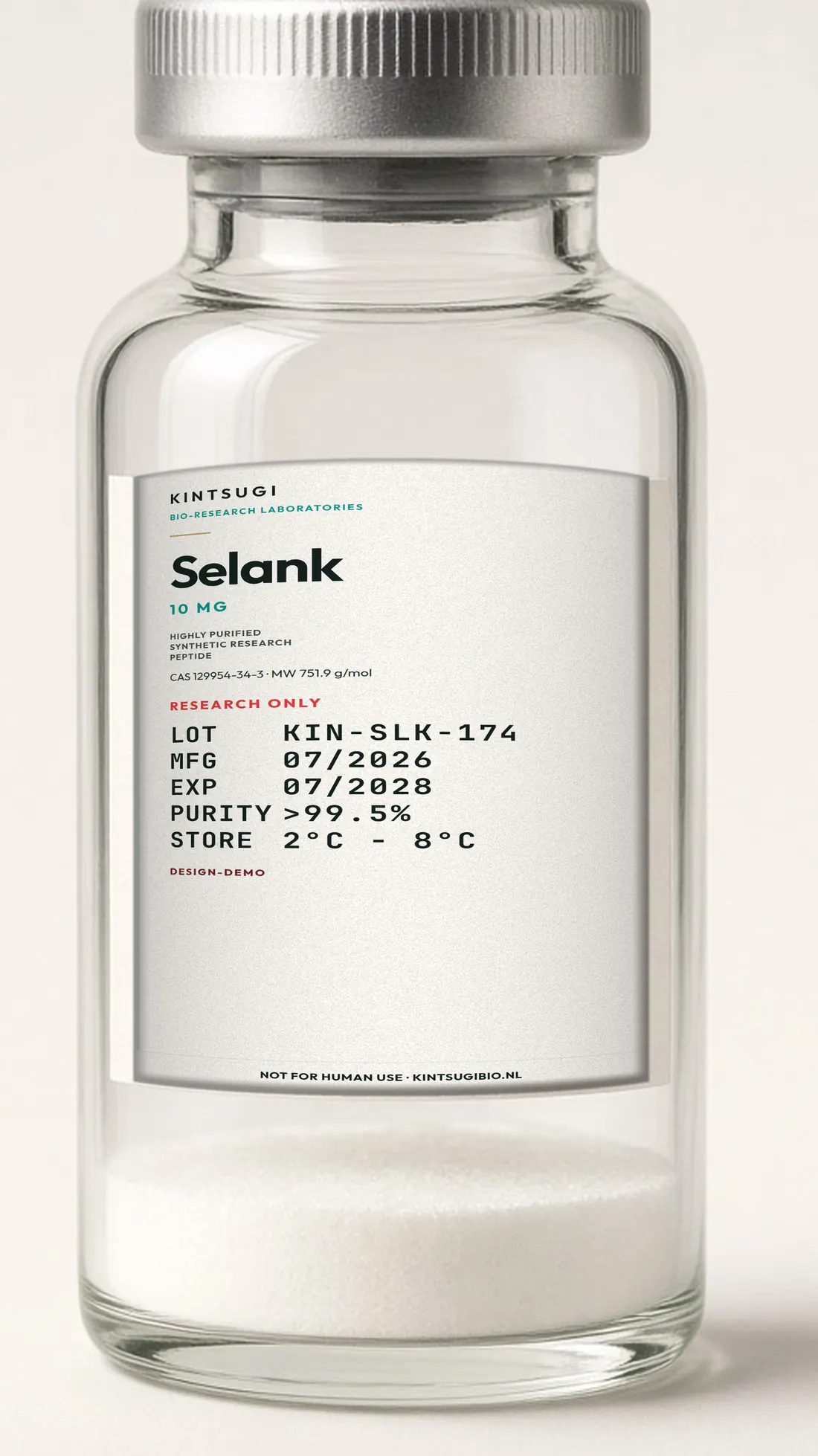 3 ml crimp-vial met het Ocean Teal etiket op het glas. Selank, 10 mg, LOT KIN-SLK-174, MFG 07/2026, EXP 07/2028. Research only, not for human use.